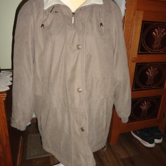 Outbrook Woman Plus Size 1x Coat - Picture 2 of 6